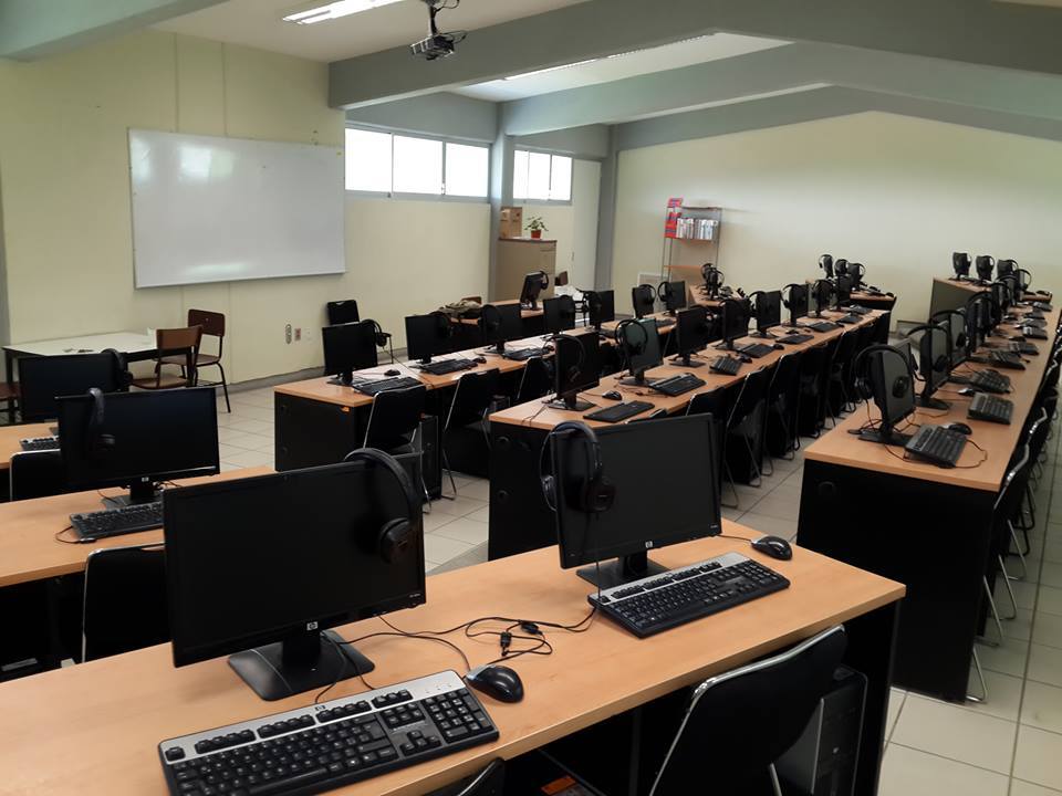 <span style="color: rgb(73, 85, 102); font-family: "Open Sans", Arial, "Helvetica Neue", Helvetica, sans-serif;">Nuevos Laboratorios de Idiomas</span>